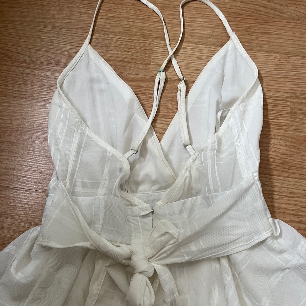 LF White flowy romper - Picture 7 of 11